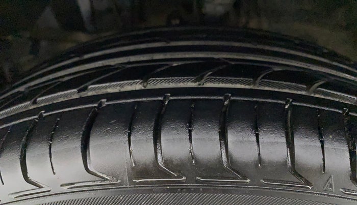 2015 Honda City 1.5L I-DTEC VX, Diesel, Manual, 1,01,412 km, Left Front Tyre Tread