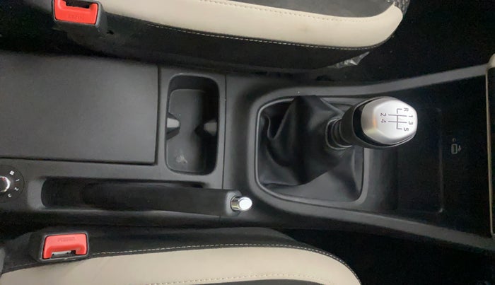 2019 Renault TRIBER RXZ, Petrol, Manual, 27,450 km, Gear Lever