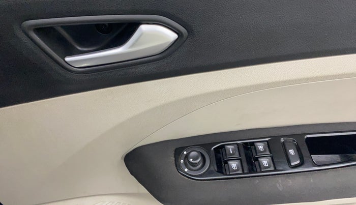 2019 Renault TRIBER RXZ, Petrol, Manual, 27,450 km, Driver Side Door Panels Control