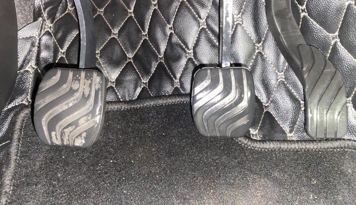 2019 Renault TRIBER RXZ, Petrol, Manual, 27,450 km, Pedals