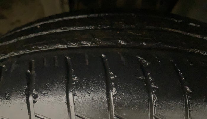 2019 Renault TRIBER RXZ, Petrol, Manual, 27,450 km, Right Front Tyre Tread