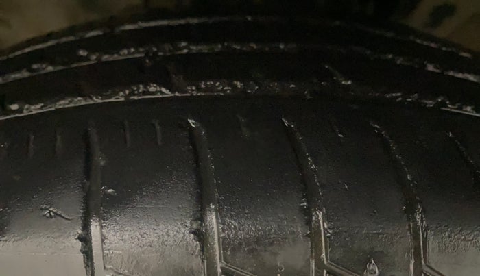 2019 Renault TRIBER RXZ, Petrol, Manual, 27,450 km, Left Front Tyre Tread