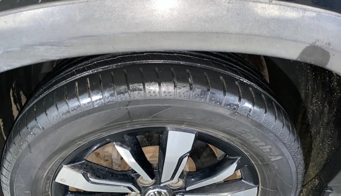 2019 MG HECTOR SHARP 1.5 DCT PETROL, Petrol, Automatic, 36,935 km, Left Front Tyre Tread