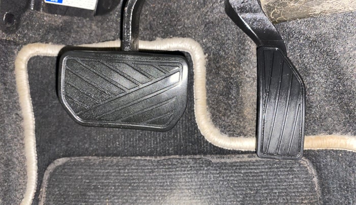 2019 Maruti Vitara Brezza ZDI AMT, Diesel, Automatic, 66,908 km, Pedals