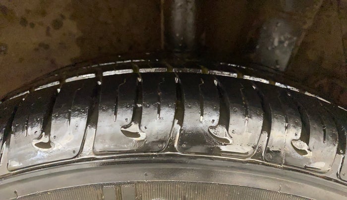 2017 Hyundai Grand i10 MAGNA 1.2 KAPPA VTVT, Petrol, Manual, 42,221 km, Left Rear Tyre Tread