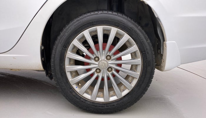 2015 Maruti Ciaz ZDI+, Diesel, Manual, 75,471 km, Left Rear Wheel