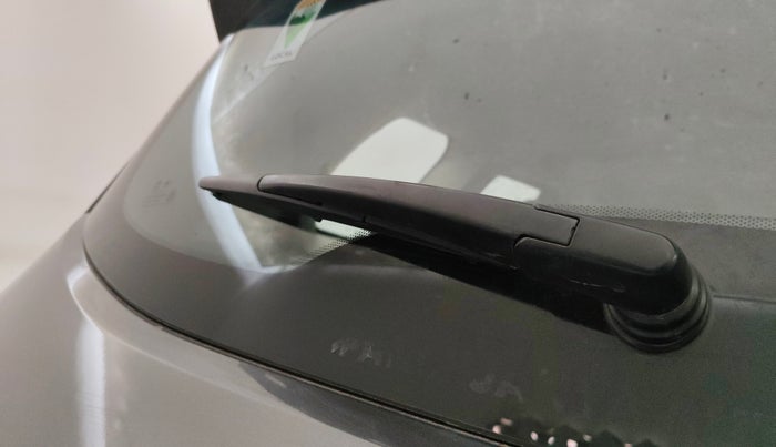 2022 Tata Safari XM, Diesel, Manual, 63,239 km, Rear Wiper