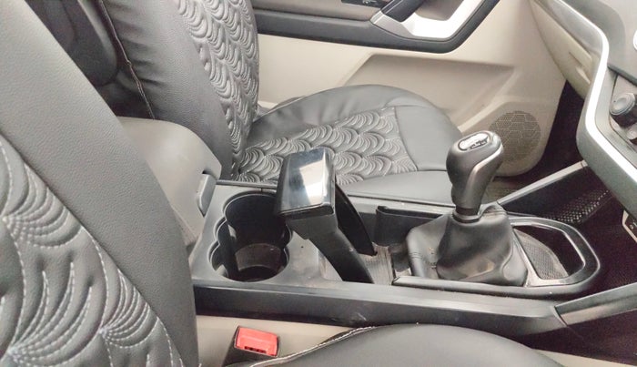 2022 Tata Safari XM, Diesel, Manual, 63,239 km, Gear Lever