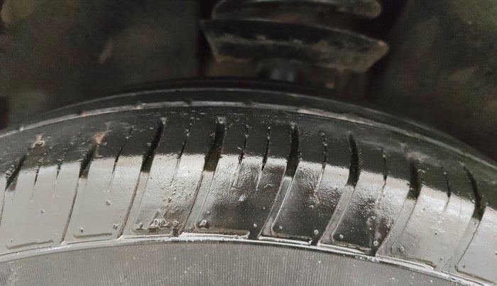 2022 Tata Safari XM, Diesel, Manual, 63,239 km, Left Front Tyre Tread