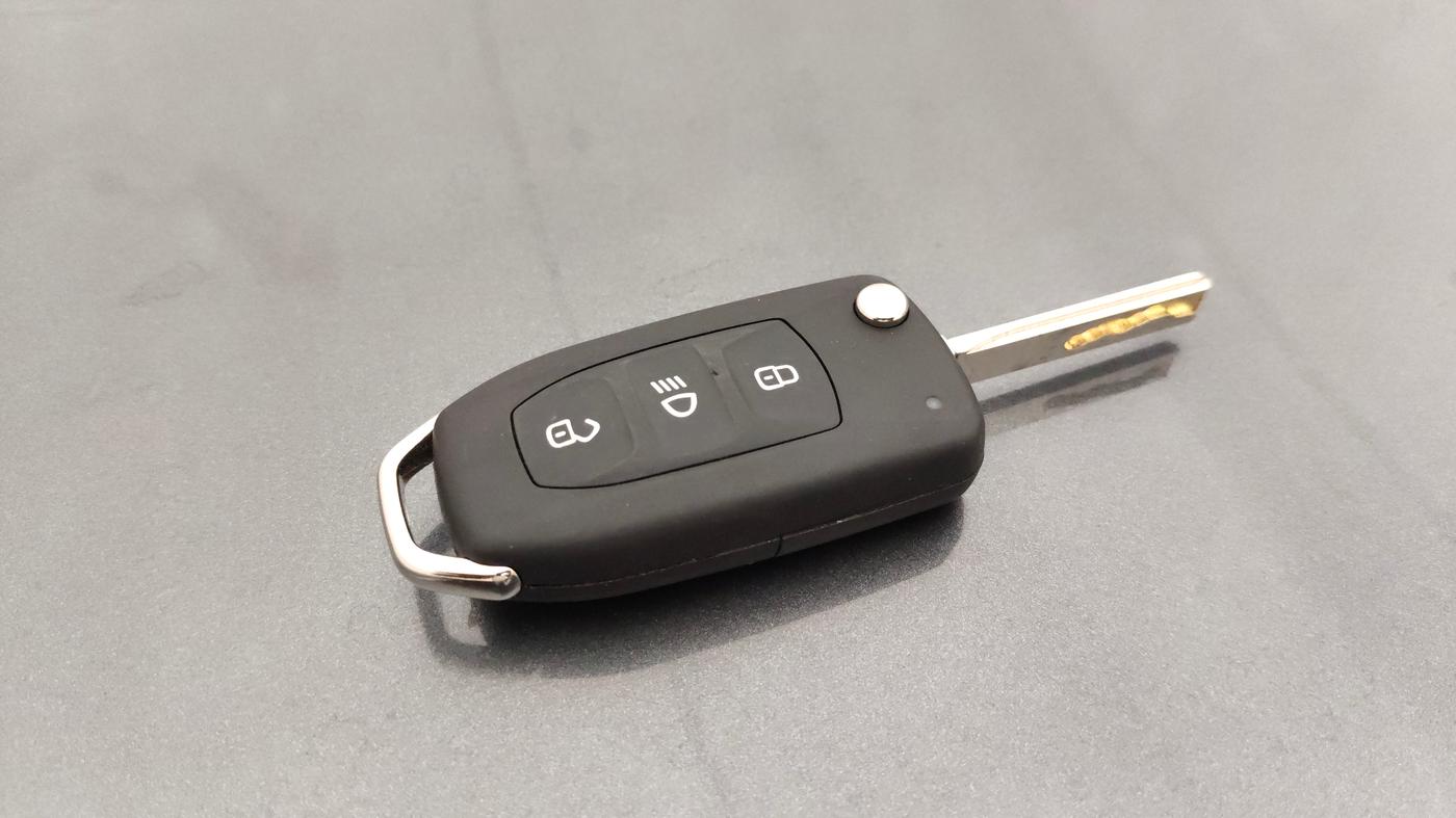 2022 Tata Safari XM, Diesel, Manual, 63,239 km, Key Close Up