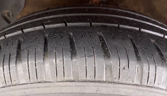2017 Hyundai Grand i10 SPORTZ (O) 1.2 AT VTVT, Petrol, Automatic, 50,825 km, Left Front Tyre Tread
