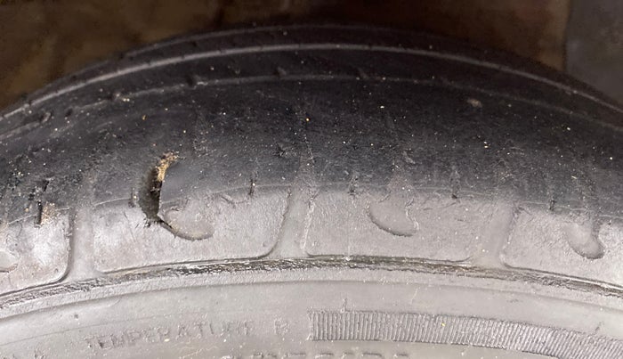2017 Hyundai Grand i10 SPORTZ (O) 1.2 AT VTVT, Petrol, Automatic, 50,825 km, Right Front Tyre Tread