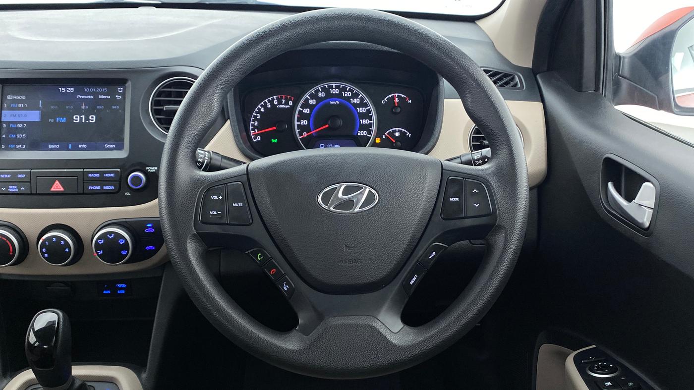 2017 Hyundai Grand i10 SPORTZ (O) 1.2 AT VTVT, Petrol, Automatic, 50,825 km, Steering Wheel Close Up