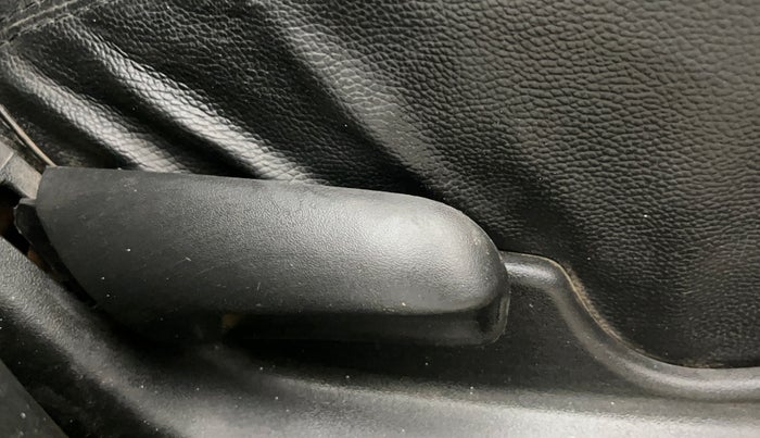 2021 Maruti Vitara Brezza LXI, Petrol, Manual, 52,923 km, Driver Side Adjustment Panel