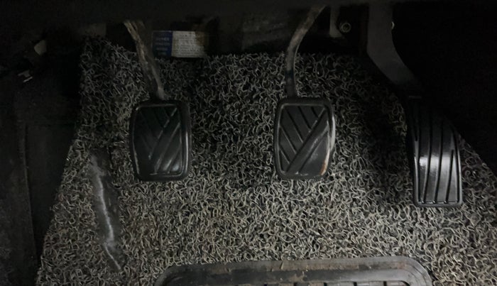 2021 Maruti Vitara Brezza LXI, Petrol, Manual, 52,923 km, Pedals