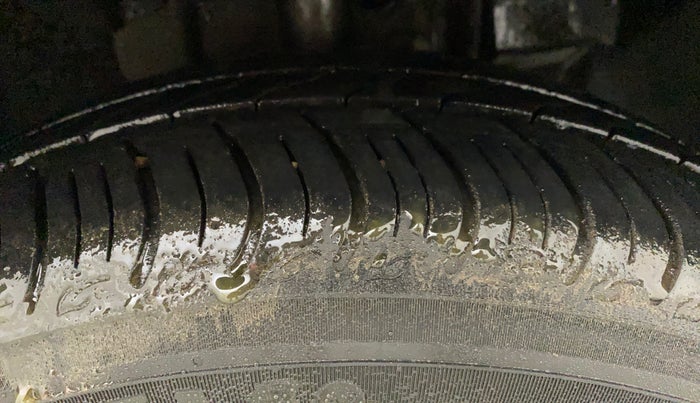 2018 Tata TIGOR XM PETROL, Petrol, Manual, 35,515 km, Right Front Tyre Tread