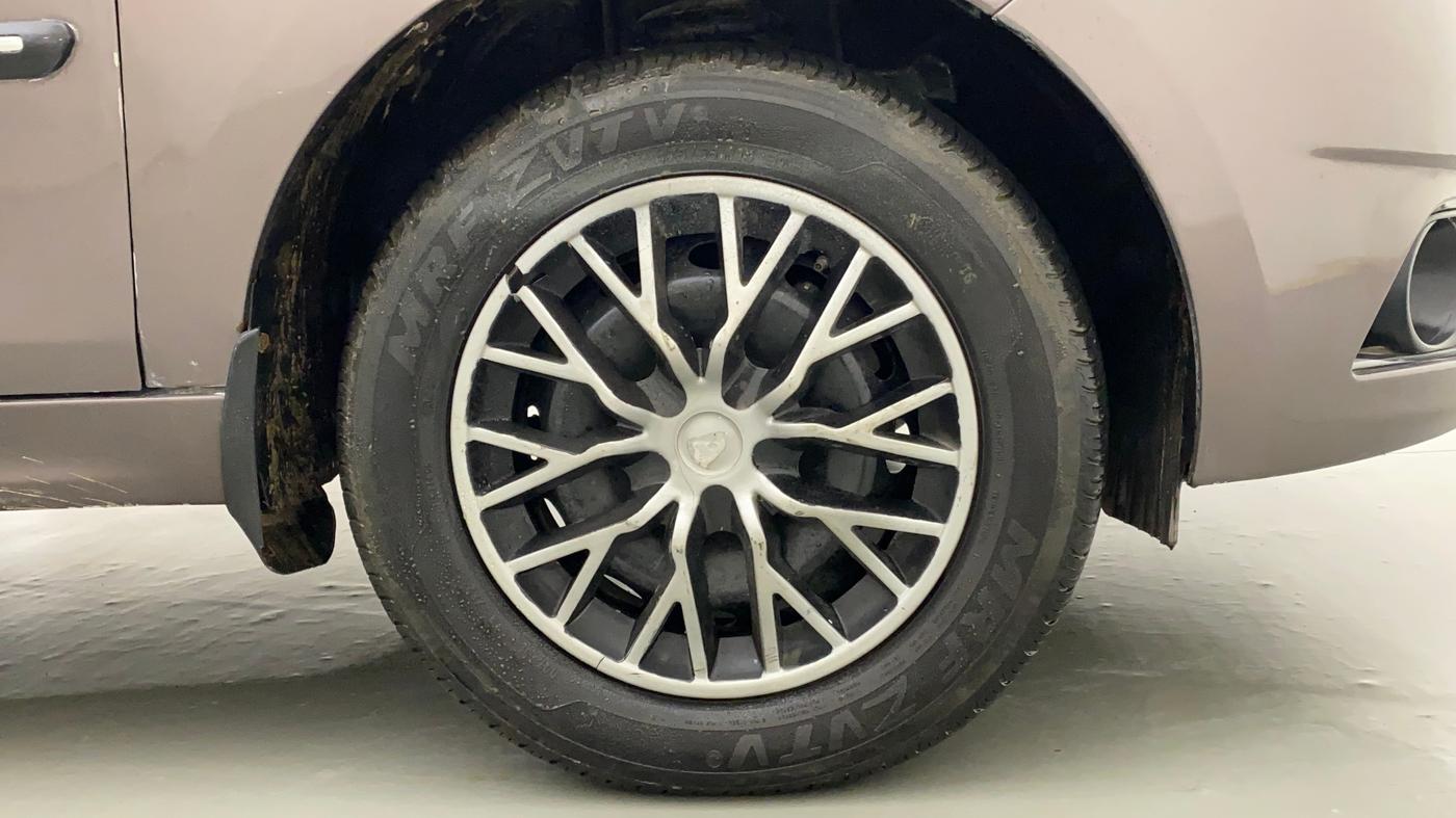 2018 Tata TIGOR XM PETROL, Petrol, Manual, 35,515 km, Right Front Wheel