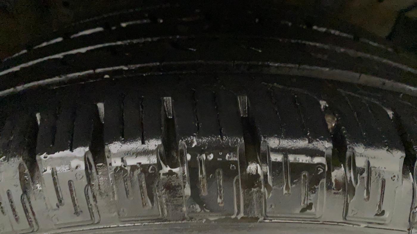 2015 Honda CRV 2.0L I-VTEC 2WD AT, Petrol, Automatic, 1,07,342 km, Right Front Tyre Tread