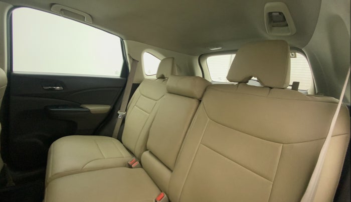 2015 Honda CRV 2.0L I-VTEC 2WD AT, Petrol, Automatic, 1,07,342 km, Right Side Rear Door Cabin