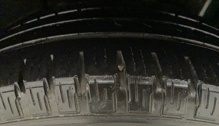 2015 Honda CRV 2.0L I-VTEC 2WD AT, Petrol, Automatic, 1,07,342 km, Left Rear Tyre Tread