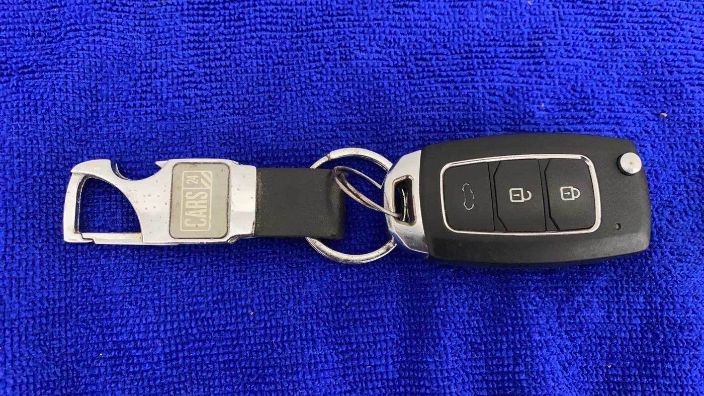 2015 Honda CRV 2.0L I-VTEC 2WD AT, Petrol, Automatic, 1,07,342 km, Key Close Up