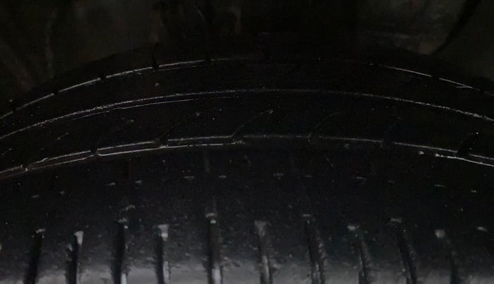 2019 Hyundai Elite i20 SPORTZ PLUS 1.2, Petrol, Manual, 38,273 km, Right Front Tyre Tread