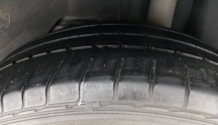 2018 Ford FREESTYLE TITANIUM 1.2 TI-VCT MT, Petrol, Manual, 37,712 km, Left Rear Tyre Tread