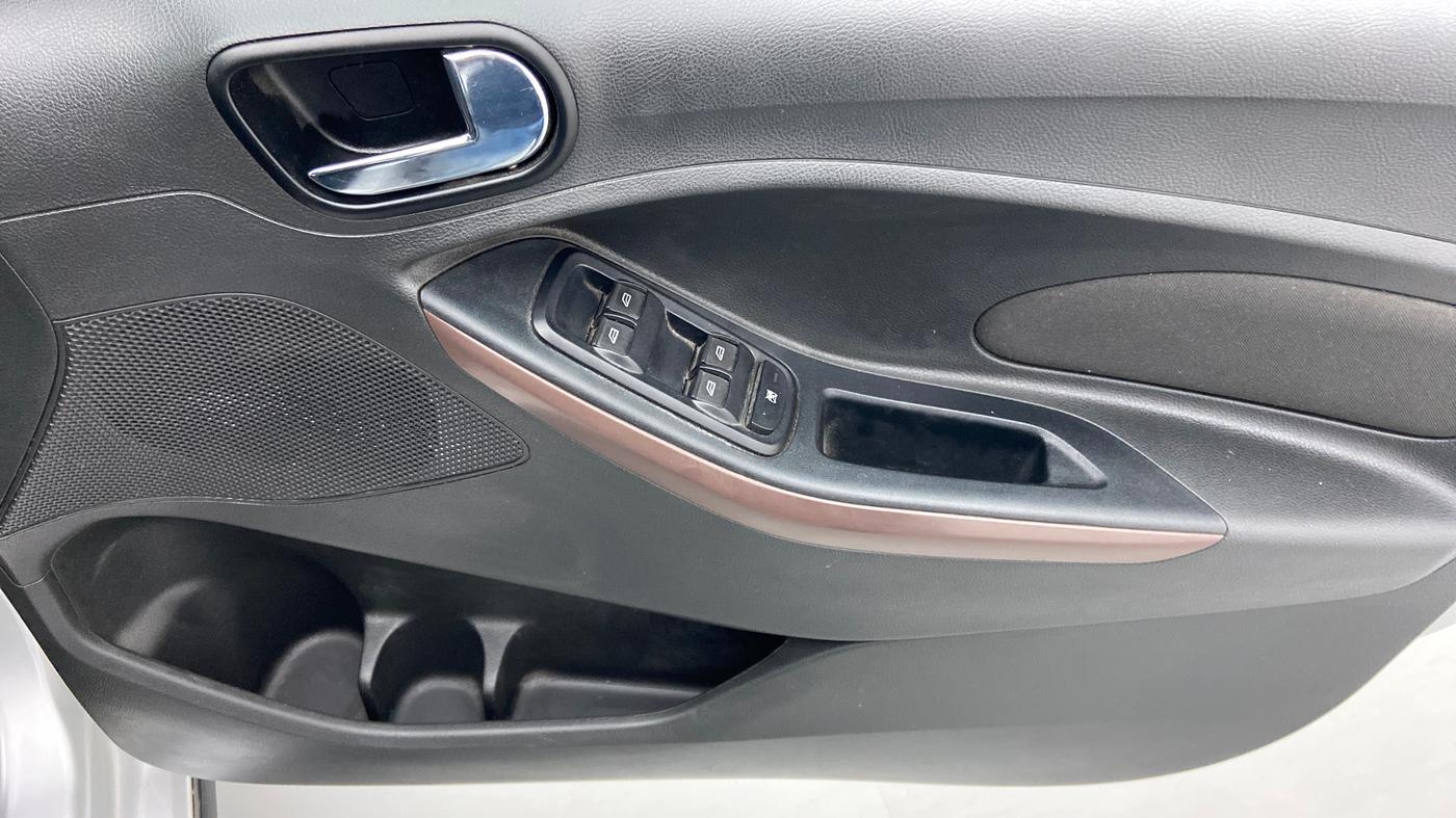 2018 Ford FREESTYLE TITANIUM 1.2 TI-VCT MT, Petrol, Manual, 37,712 km, Driver Side Door Panels Control