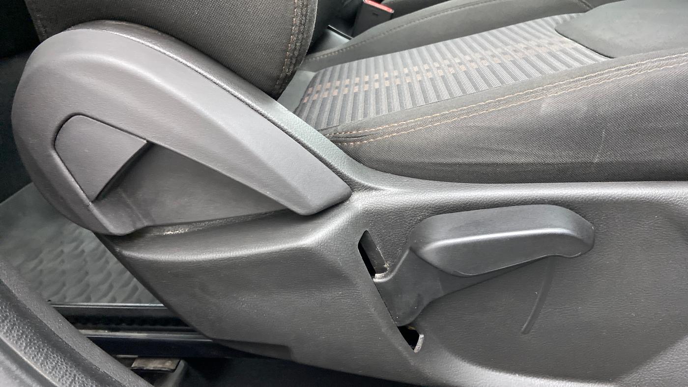 2018 Ford FREESTYLE TITANIUM 1.2 TI-VCT MT, Petrol, Manual, 37,712 km, Driver Side Adjustment Panel