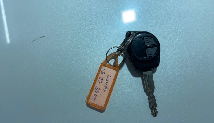 2017 Maruti Swift VXI, Petrol, Manual, 49,782 km, Key Close Up