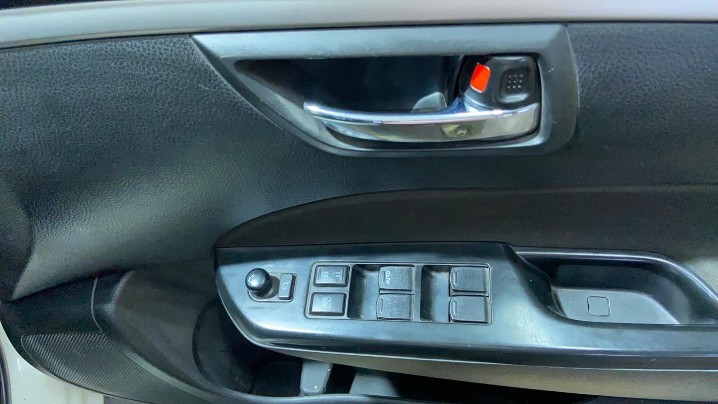 2017 Maruti Swift VXI, Petrol, Manual, 49,782 km, Driver Side Door Panels Control