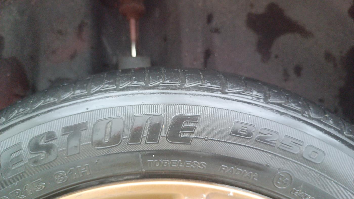 2015 Volkswagen Polo GT TSI AT, Petrol, Automatic, 1,00,034 km, Right Rear Tyre Tread