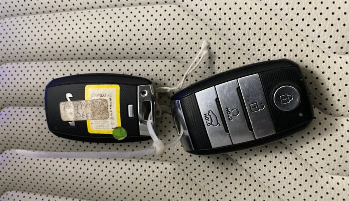 2022 KIA SONET HTX PLUS 1.0 IMT, Petrol, Manual, 20,678 km, Key Close Up