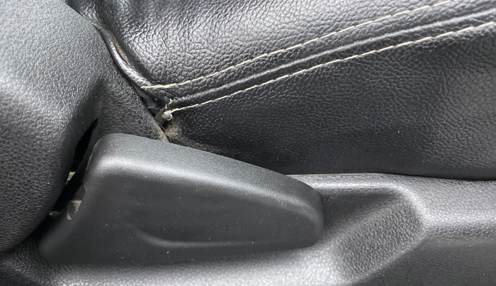 2019 Renault Kwid 1.0 RXT Opt AT, Petrol, Automatic, 11,043 km, Driver Side Adjustment Panel