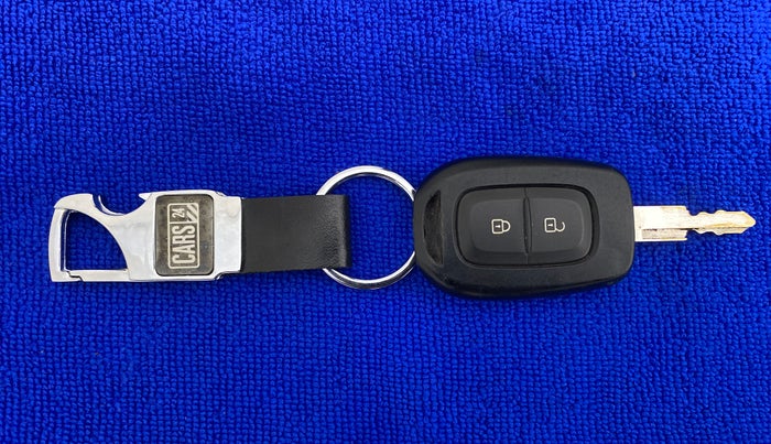 2019 Renault Kwid 1.0 RXT Opt AT, Petrol, Automatic, 11,043 km, Key Close Up