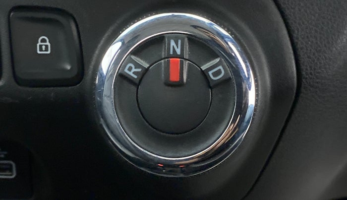 2019 Renault Kwid 1.0 RXT Opt AT, Petrol, Automatic, 11,043 km, Gear Lever