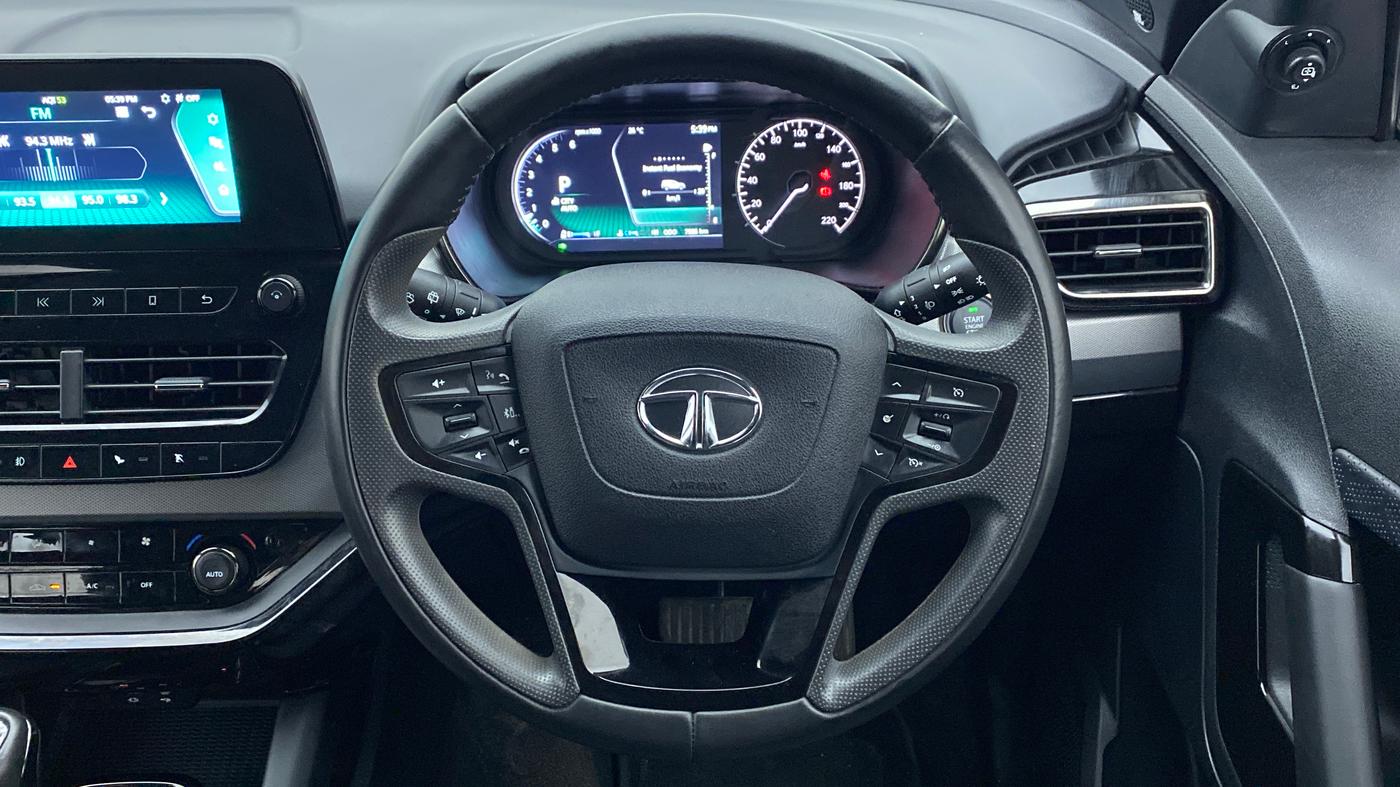 2022 Tata Safari XZA+ DARK EDITION , Diesel, Automatic, 7,973 km, Steering Wheel Close Up
