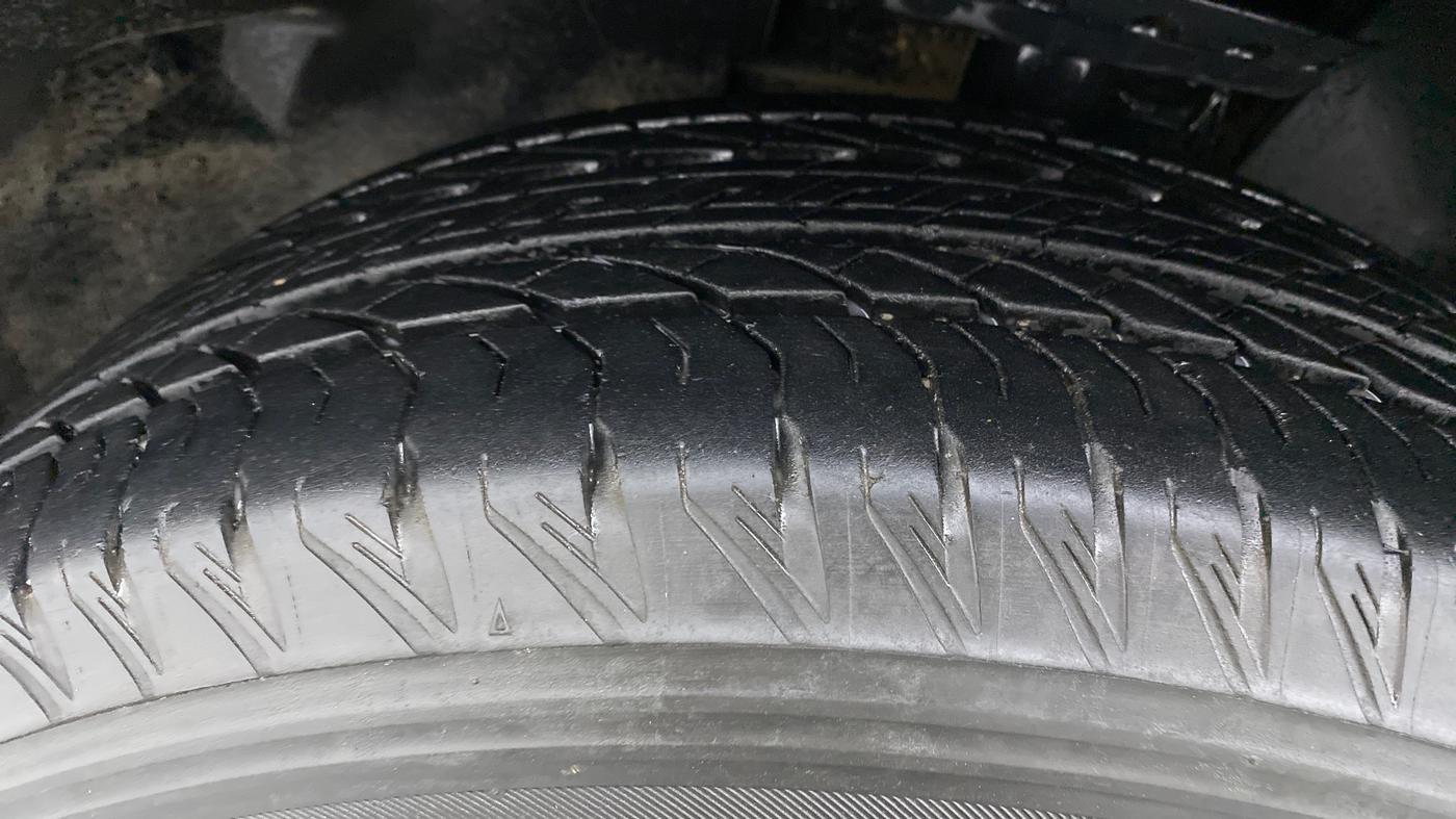 2022 Tata Safari XZA+ DARK EDITION , Diesel, Automatic, 7,973 km, Left Front Tyre Tread