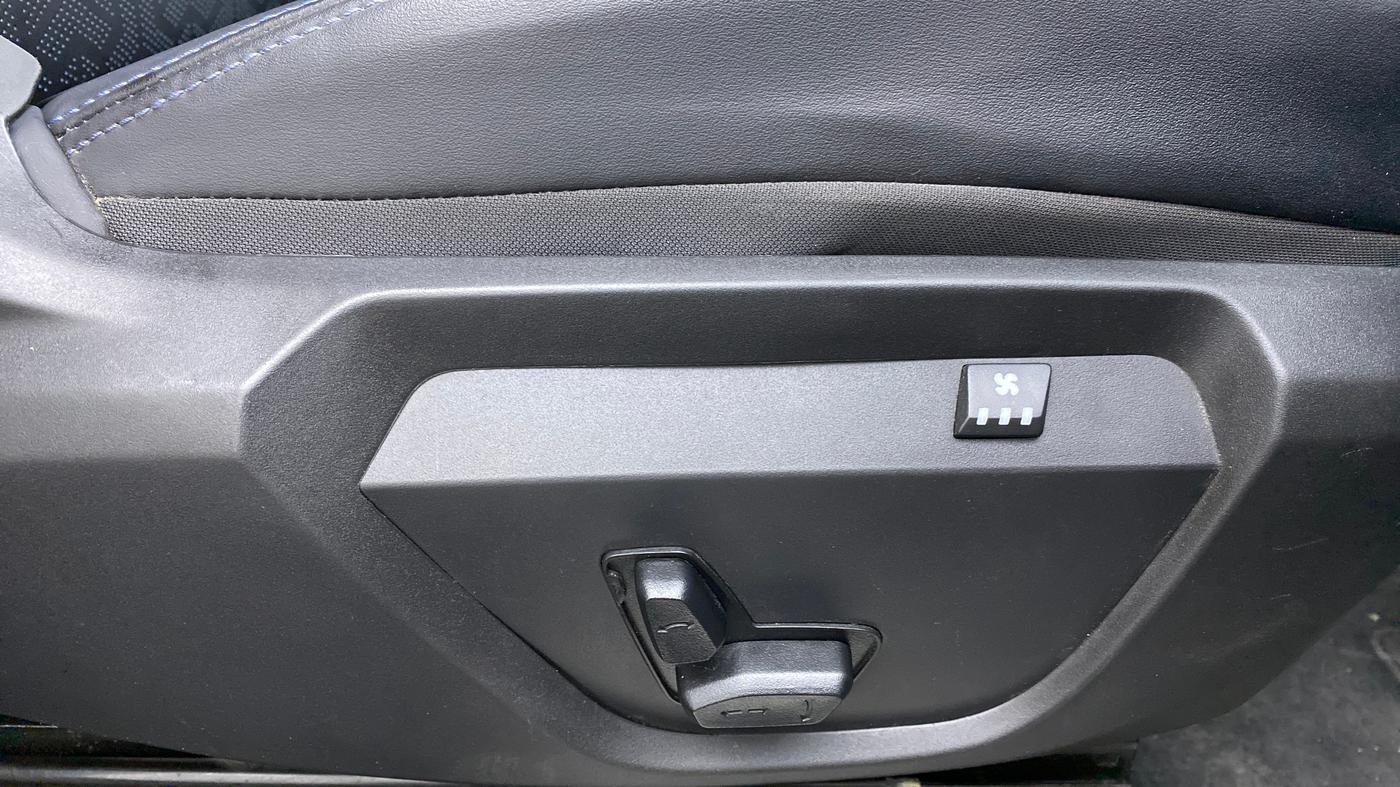 2022 Tata Safari XZA+ DARK EDITION , Diesel, Automatic, 7,973 km, Driver Side Adjustment Panel