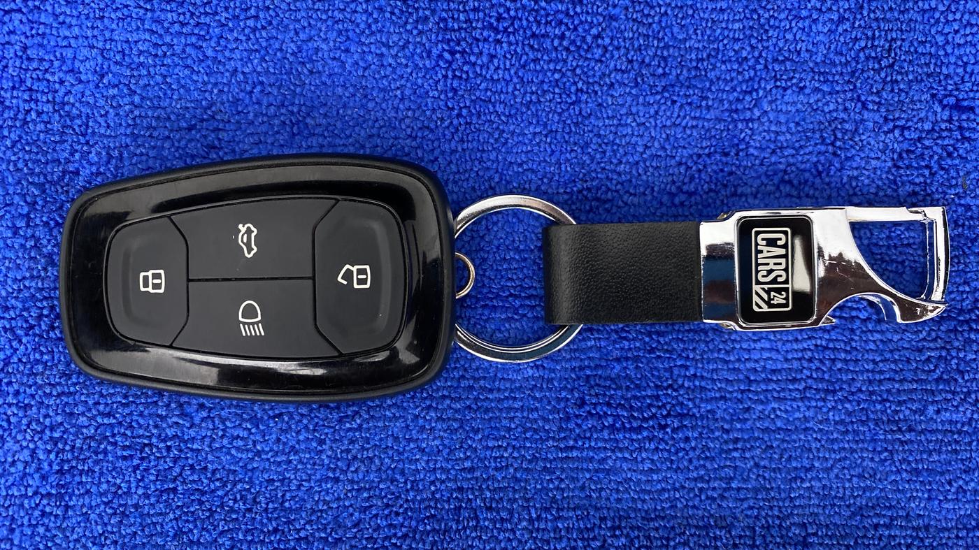 2022 Tata Safari XZA+ DARK EDITION , Diesel, Automatic, 7,973 km, Key Close Up