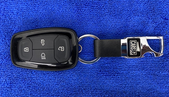 2022 Tata Safari XZA+ DARK EDITION , Diesel, Automatic, 7,973 km, Key Close Up