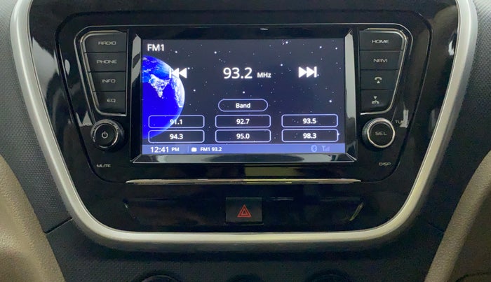 2018 Mahindra TUV300 T10 AMT DUAL TONE, Diesel, Automatic, 47,414 km, Infotainment System