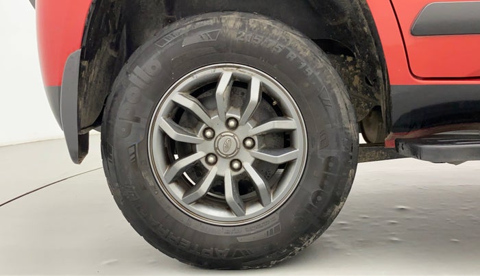 2018 Mahindra TUV300 T10 AMT DUAL TONE, Diesel, Automatic, 47,414 km, Right Rear Wheel