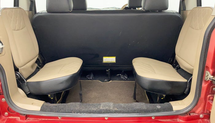 2018 Mahindra TUV300 T10 AMT DUAL TONE, Diesel, Automatic, 47,414 km, Third Seat Row ( optional )