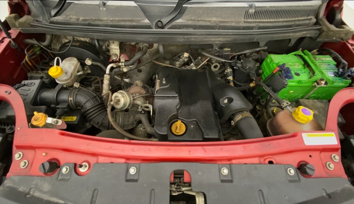 2018 Mahindra TUV300 T10 AMT DUAL TONE, Diesel, Automatic, 47,414 km, Open Bonet