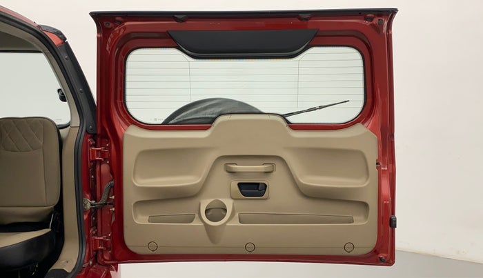 2018 Mahindra TUV300 T10 AMT DUAL TONE, Diesel, Automatic, 47,414 km, Boot Door Open