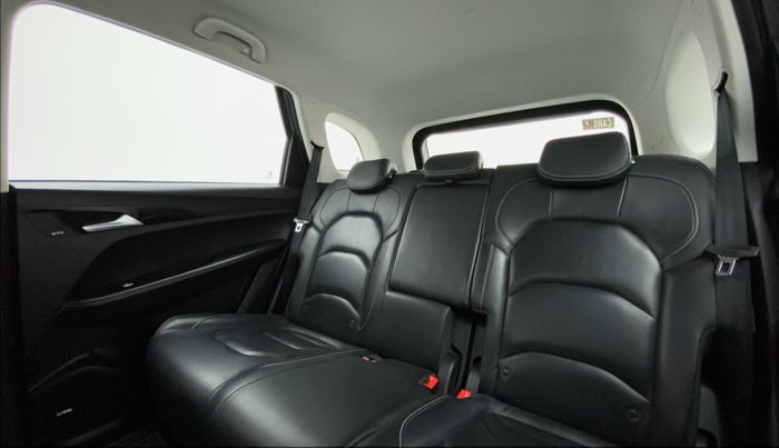 2021 MG HECTOR SMART HYBRID 1.5 PETROL, Petrol, Manual, 27,824 km, Right Side Rear Door Cabin