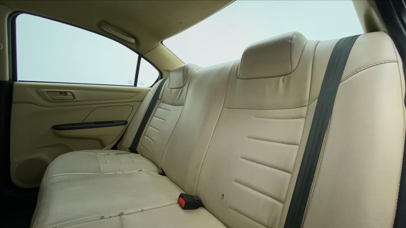 2021 Honda Amaze 1.2L I-VTEC E, Petrol, Manual, 1,01,603 km, Right Side Rear Door Cabin