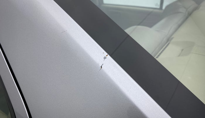 2021 Honda Amaze 1.2L I-VTEC E, Petrol, Manual, 1,01,603 km, Left C pillar - Slight discoloration