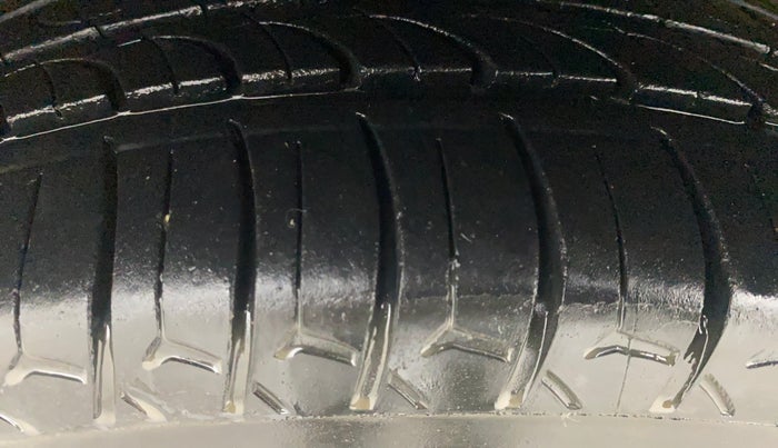 2015 Honda Jazz 1.2L I-VTEC SV, Petrol, Manual, 70,291 km, Left Front Tyre Tread